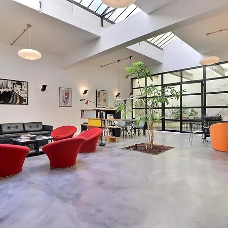 The Loft A Bright With A Distinctive Design *